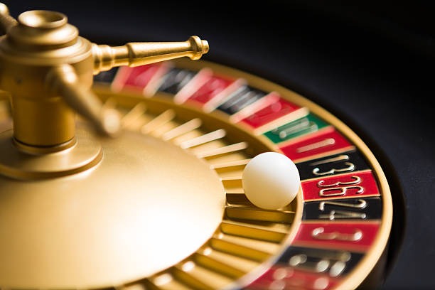 Live chat feature with dealer during Andar Bahar game
